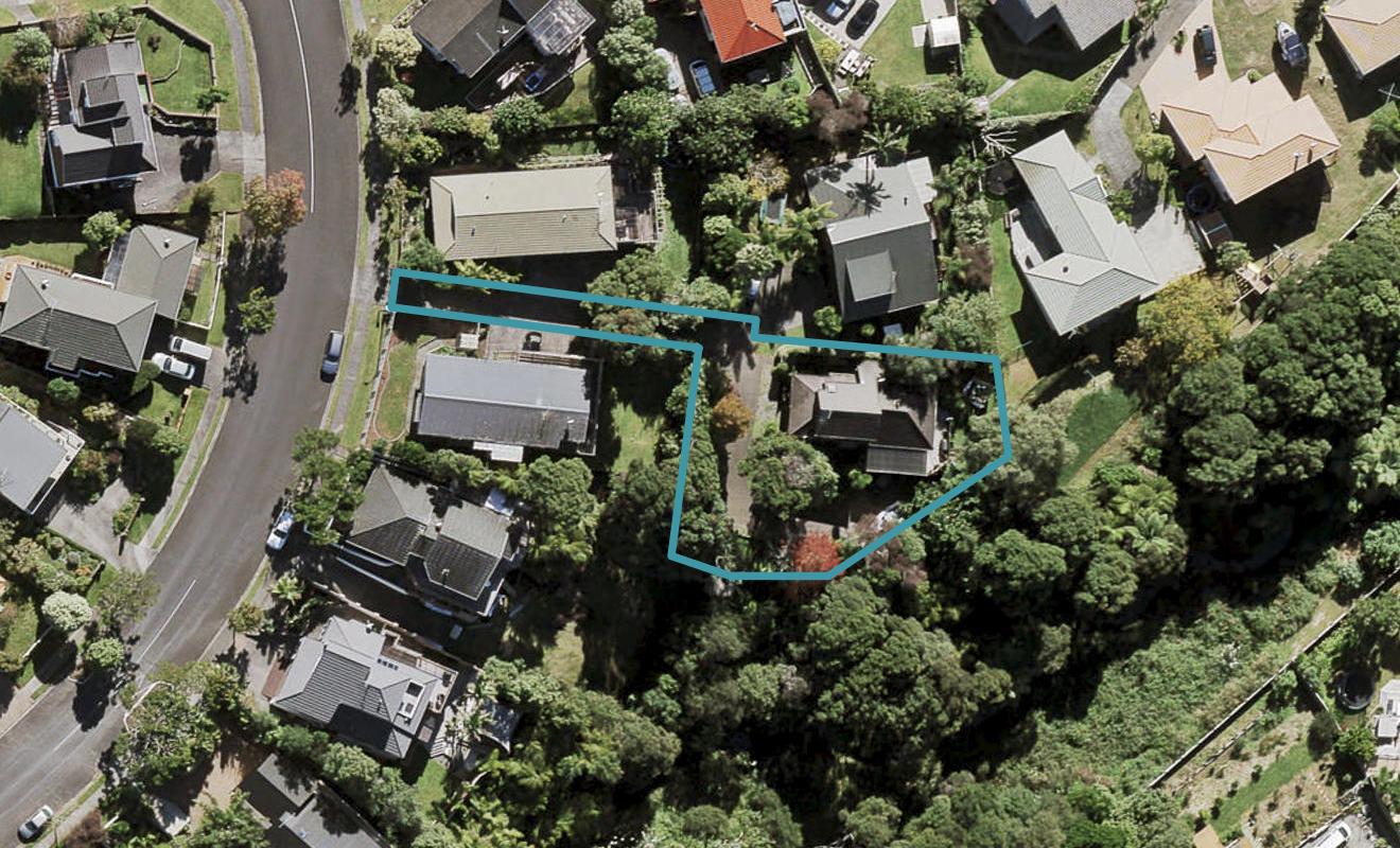 8 Lagoon Way, West Harbour, Auckland - Carousel 1