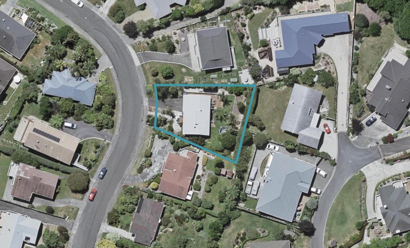 15 Amokura Street, Waikanae - Carousel 1