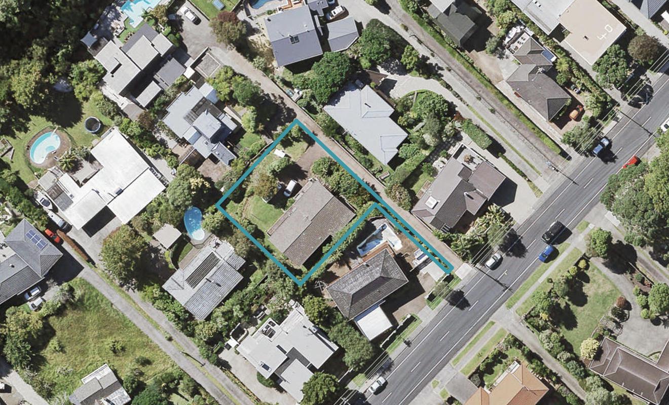 24 Aberdeen Road, Campbells Bay, Auckland - Carousel 1