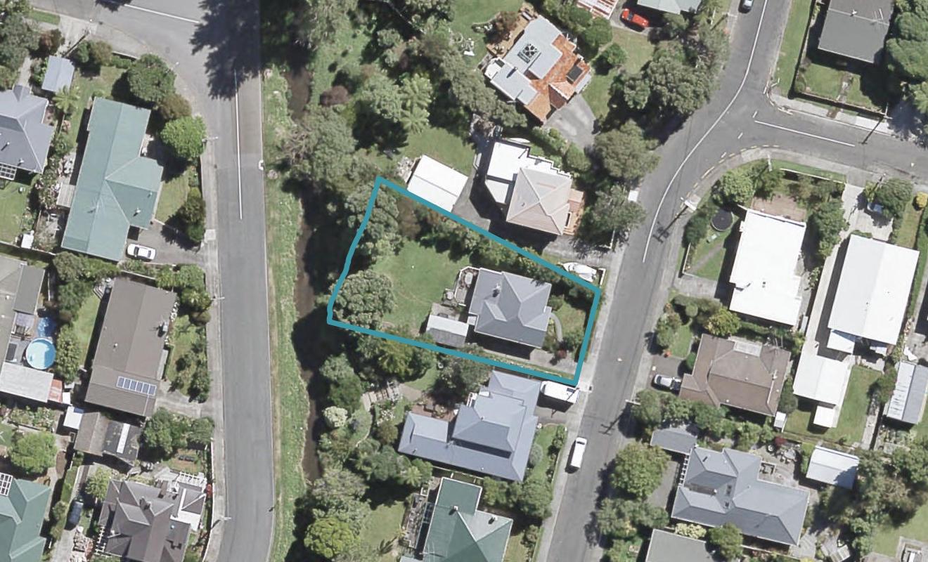 5 Woodvale Grove, Fairfield, Lower Hutt - Carousel 1