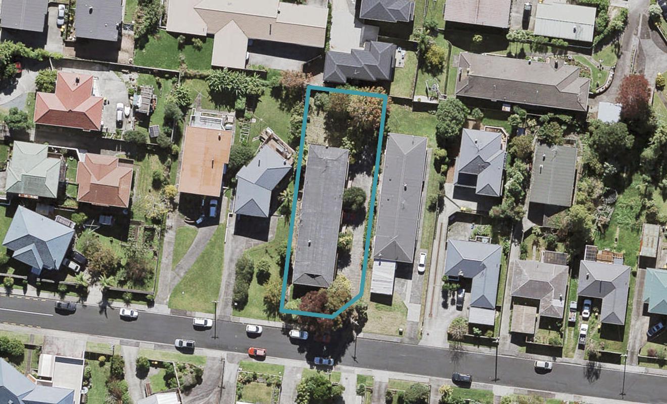 1/6 Cron Avenue, Te Atatu South, Auckland - Carousel 1