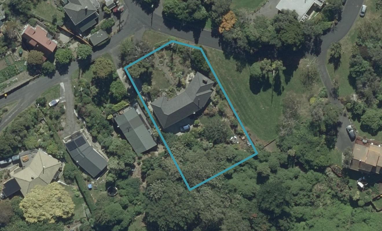 20 Howard Street, Macandrew Bay, Dunedin - Carousel 1