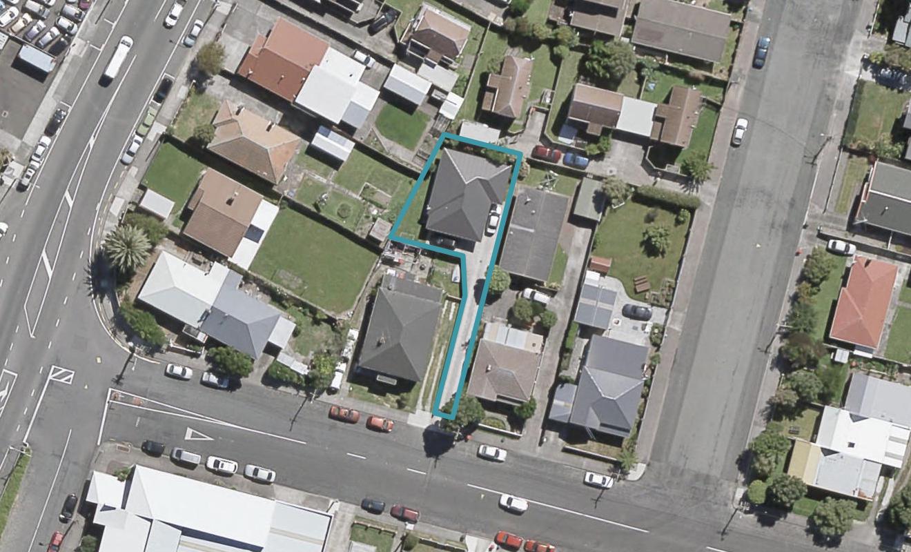 1C Central Terrace, Alicetown, Lower Hutt - Carousel 1