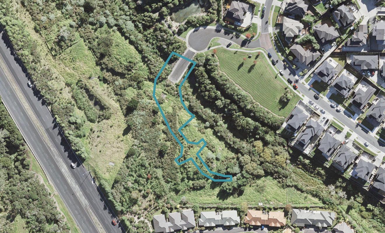 12 McMenamin Place, Fairview Heights, Auckland - Carousel 1