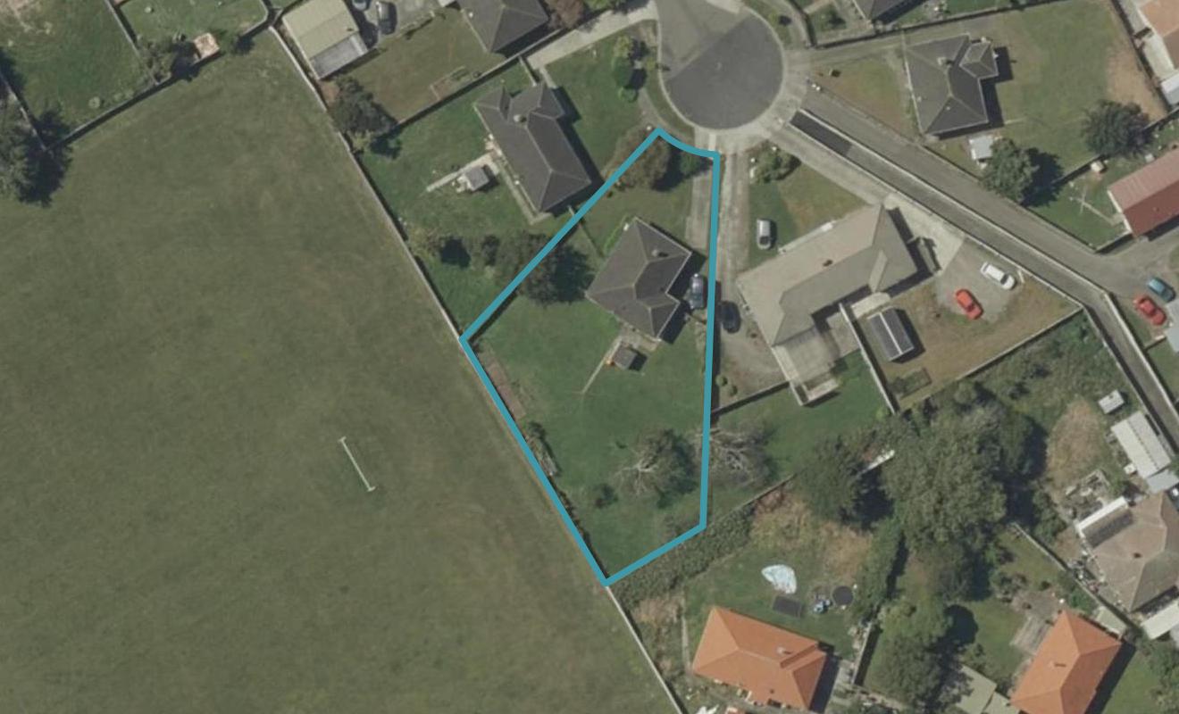 24 Esk Street, Roslyn, Palmerston North - Carousel 1