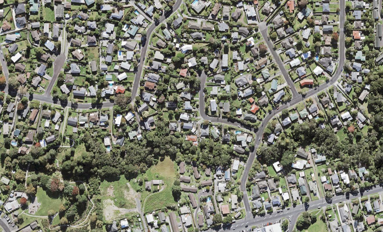 14 Thuja Street, Green Bay, Auckland - Carousel 1
