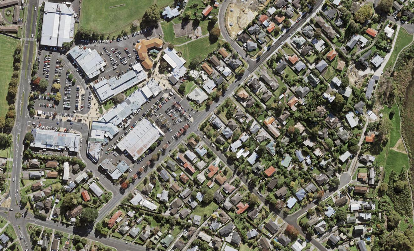 31 College Road, Northcote, Auckland - Carousel 1