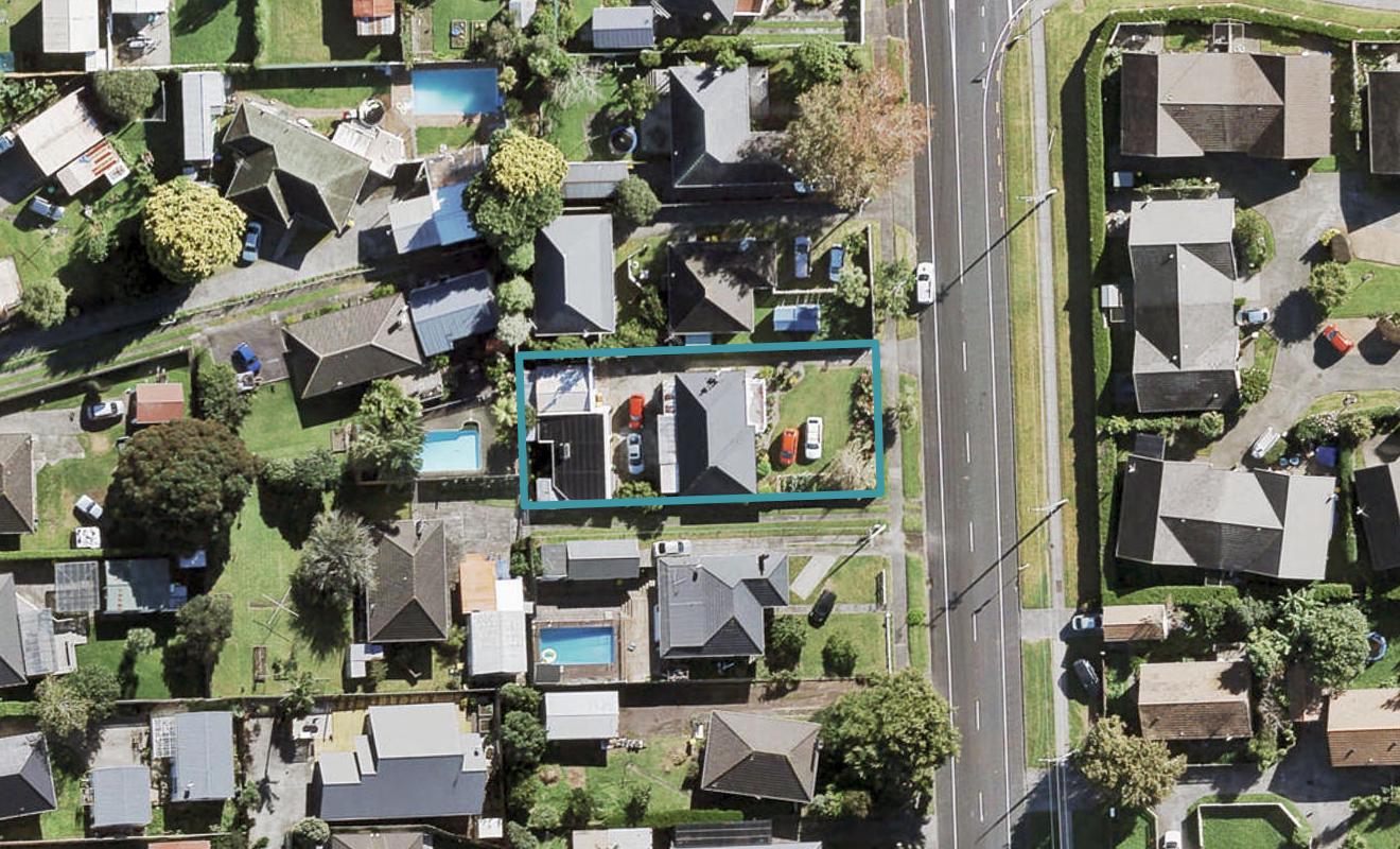 65 Beach Road, Te Atatu Peninsula, Auckland - Carousel 1