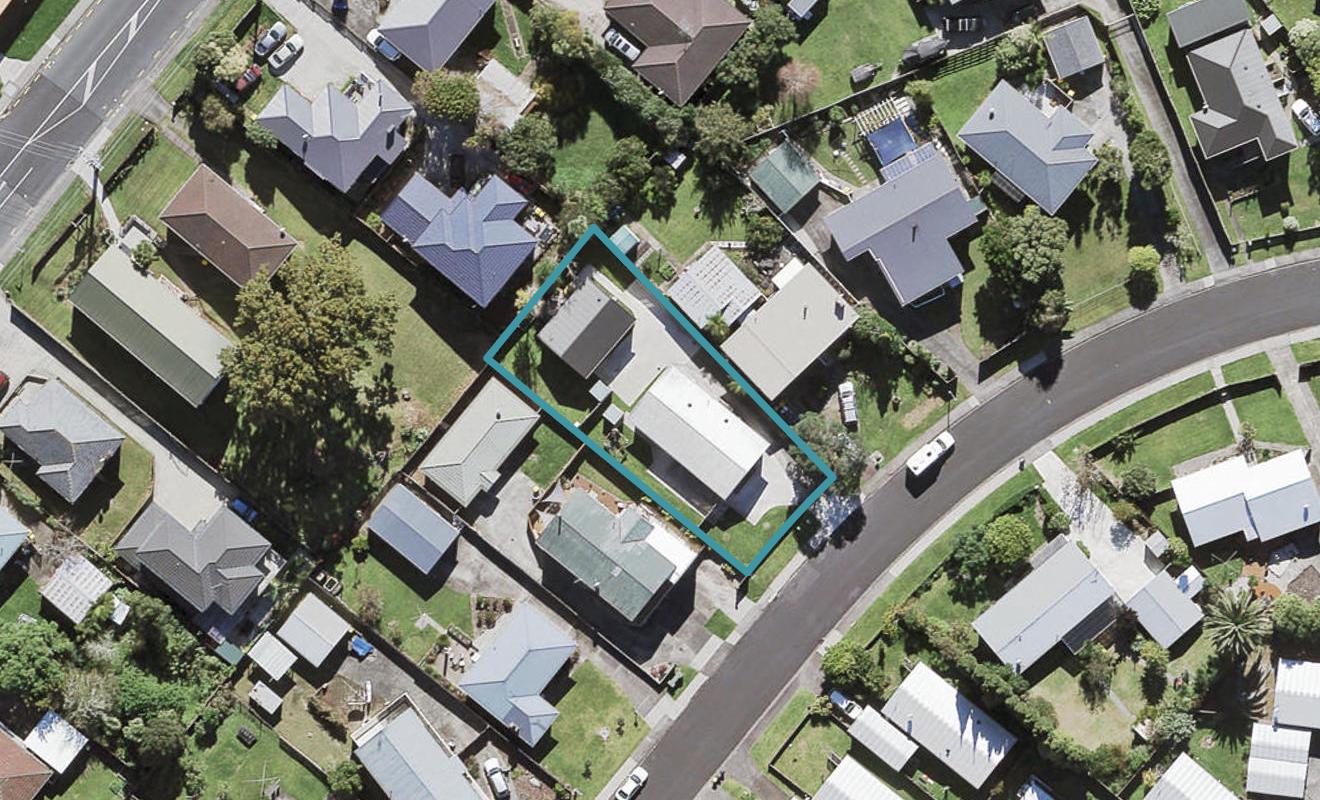 20 Patts Avenue, Glendene, Auckland - Carousel 1