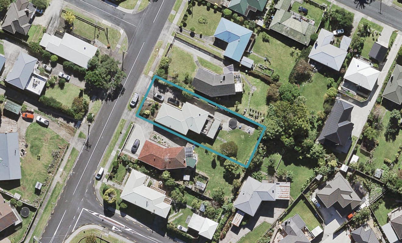 73 Tirimoana Road, Te Atatu South, Auckland - Carousel 1
