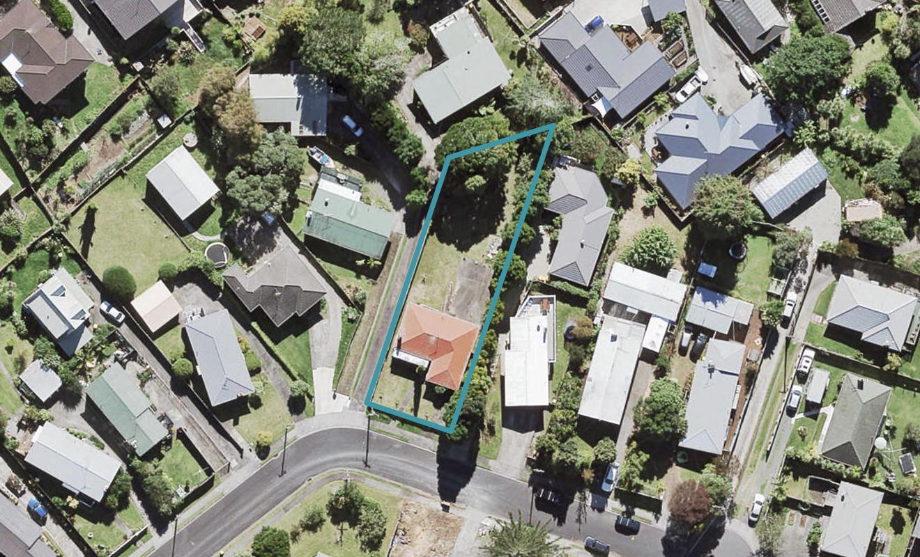 16 Beverly Place, New Lynn, Auckland - Carousel 1