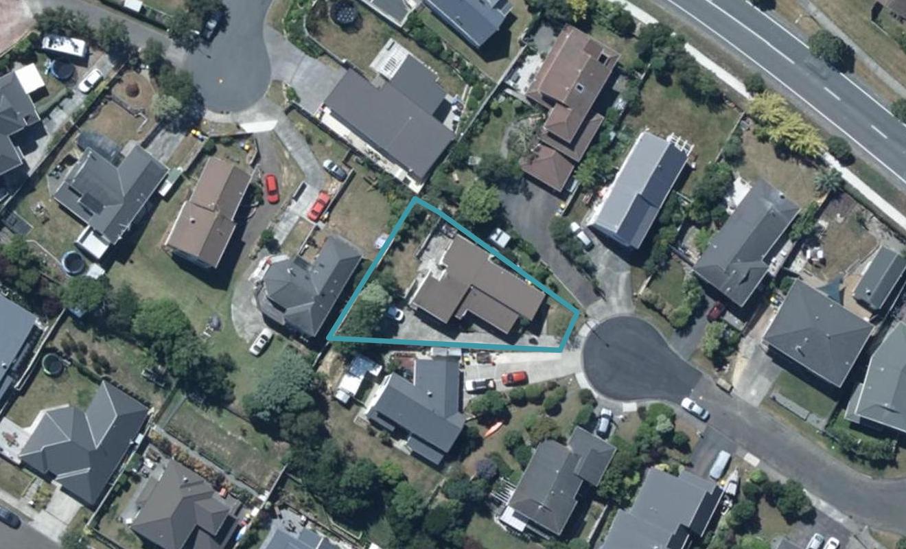 12 Barque Crescent, Whitby, Porirua - Carousel 1