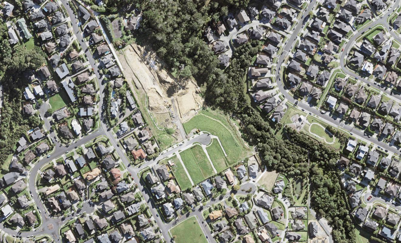 12 Richard Hill Close, Fairview Heights, Auckland - Carousel 1