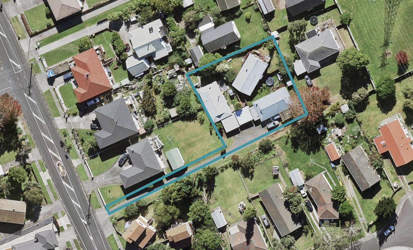 1/73A Flanshaw Road, Te Atatu South, Auckland - Carousel 1