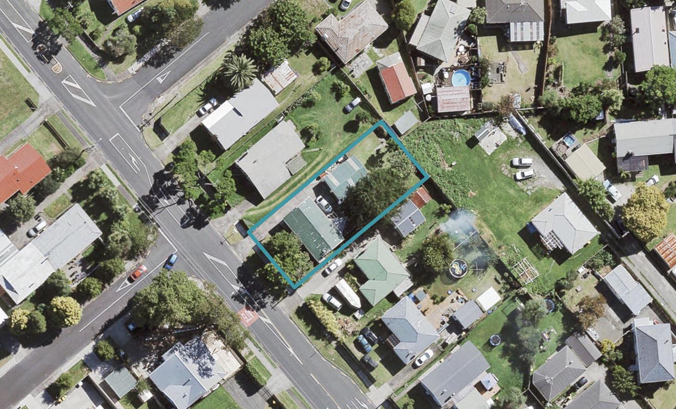 7 Border Road, Henderson, Auckland - Carousel 1