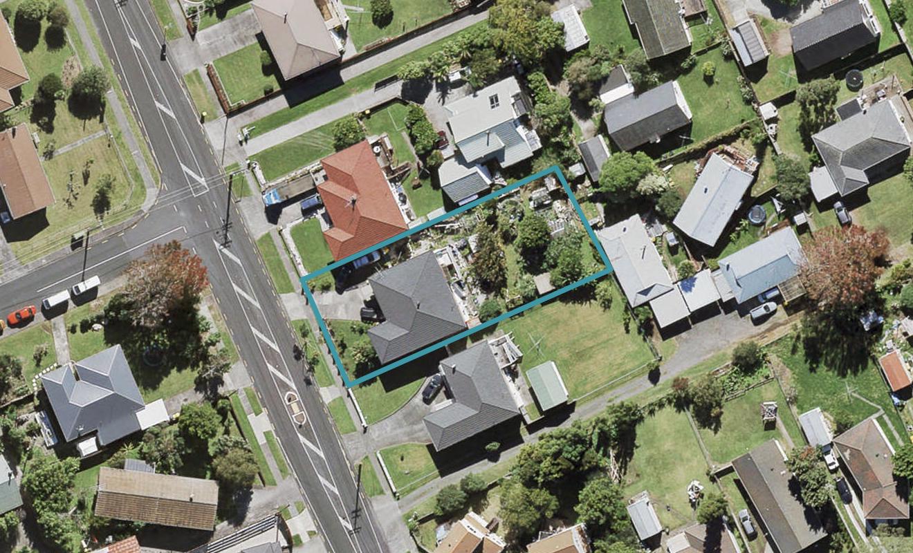 75 Flanshaw Road, Te Atatu South, Auckland - Carousel 1