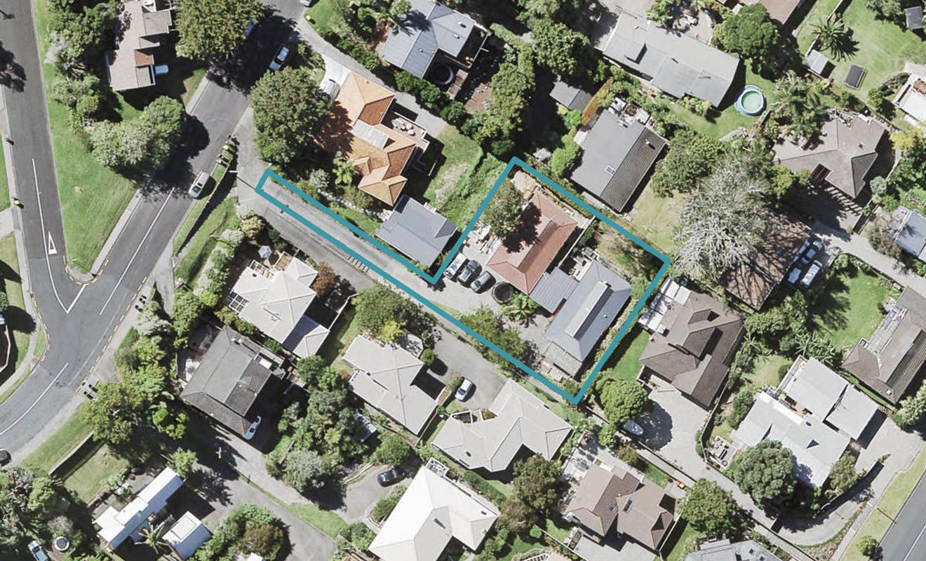2/12A Rossmore Terrace, Murrays Bay, Auckland - Carousel 1