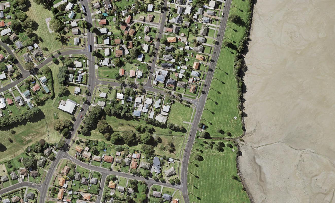 13 Tangaroa Street, Point England, Auckland - Carousel 1