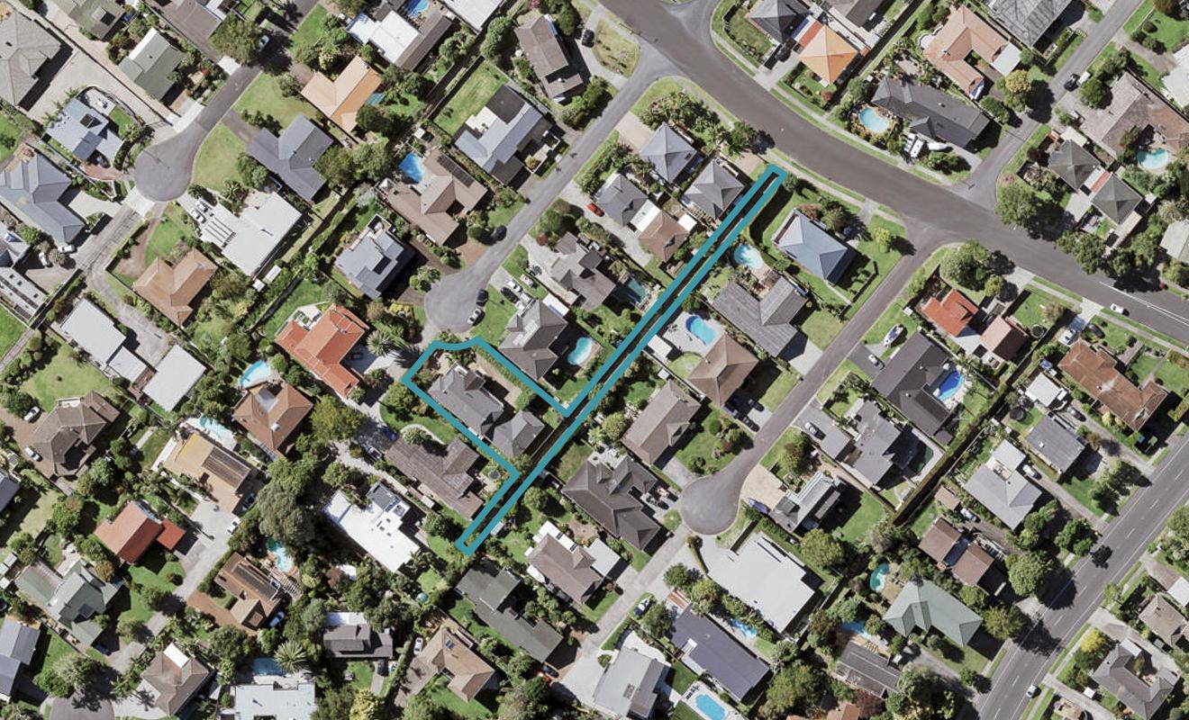1/10 Coquille Place, Half Moon Bay, Auckland - Carousel 1