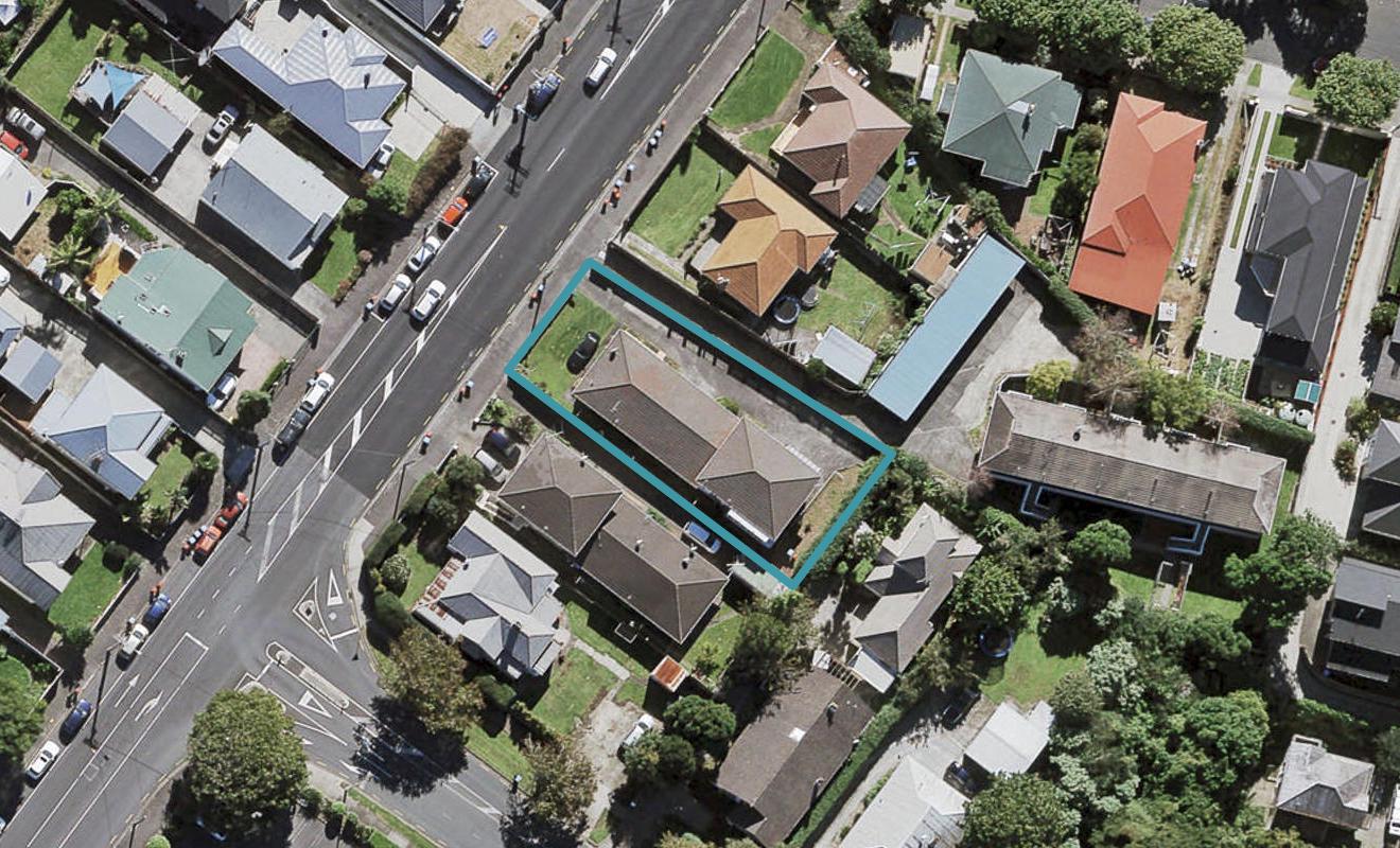 2/44 Morningside Drive, Morningside, Auckland - Carousel 1