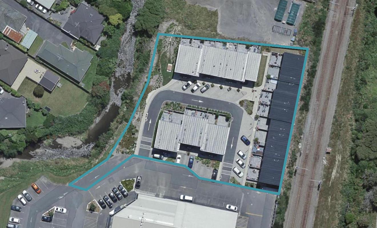 16/9 Surrey St, Tawa, Wellington - Carousel 1