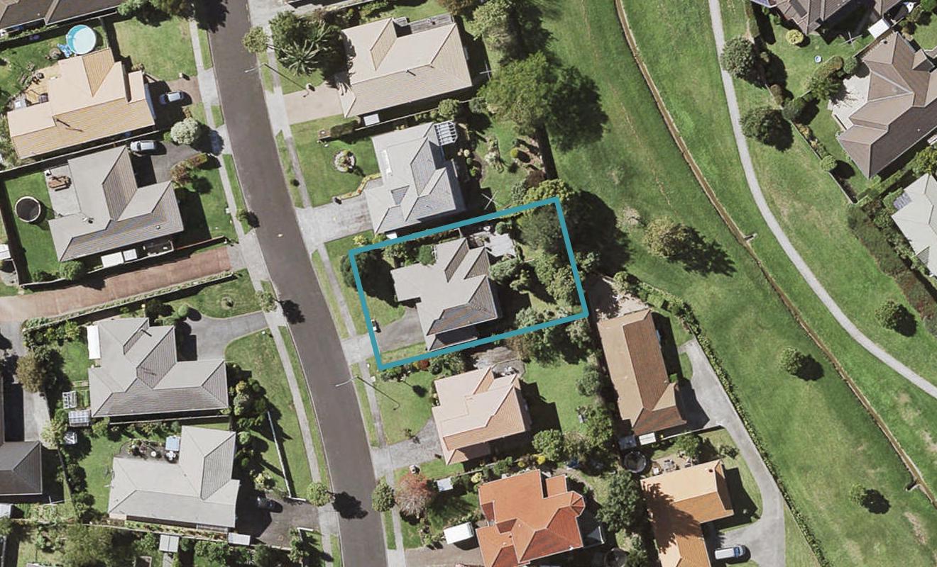 7 Pajaro Place, Golflands, Auckland - Carousel 1