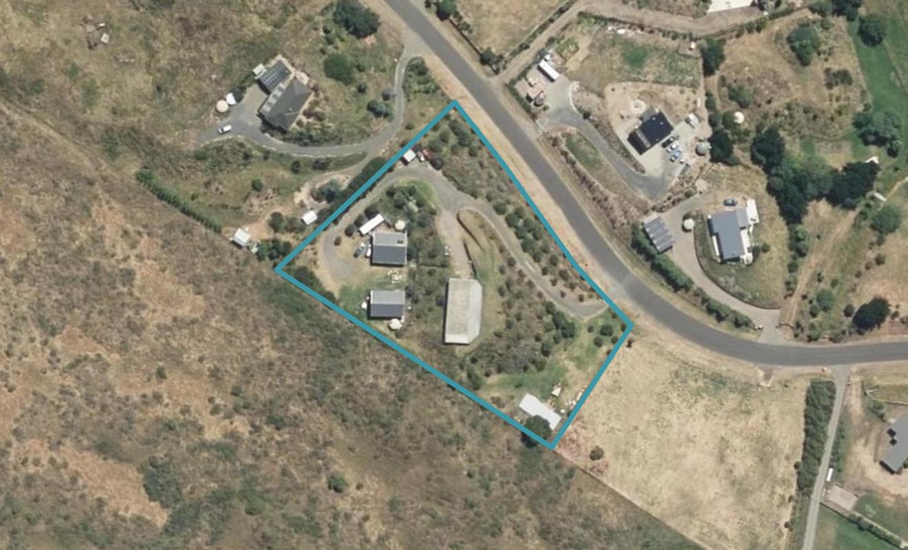 26 Strathnaver Drive, Waikawa Beach, Levin - Carousel 1