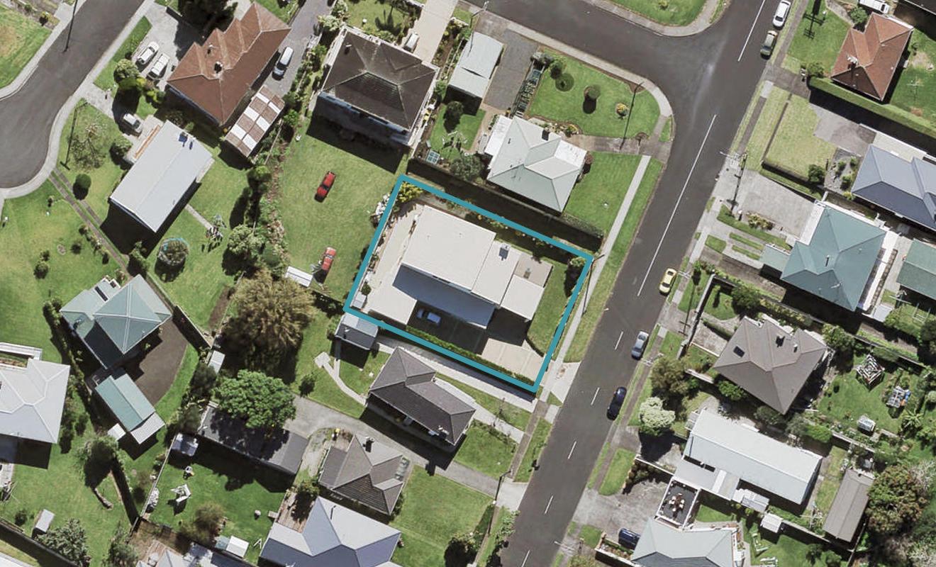 25 Shortt Avenue, Mangere Bridge, Auckland - Carousel 1