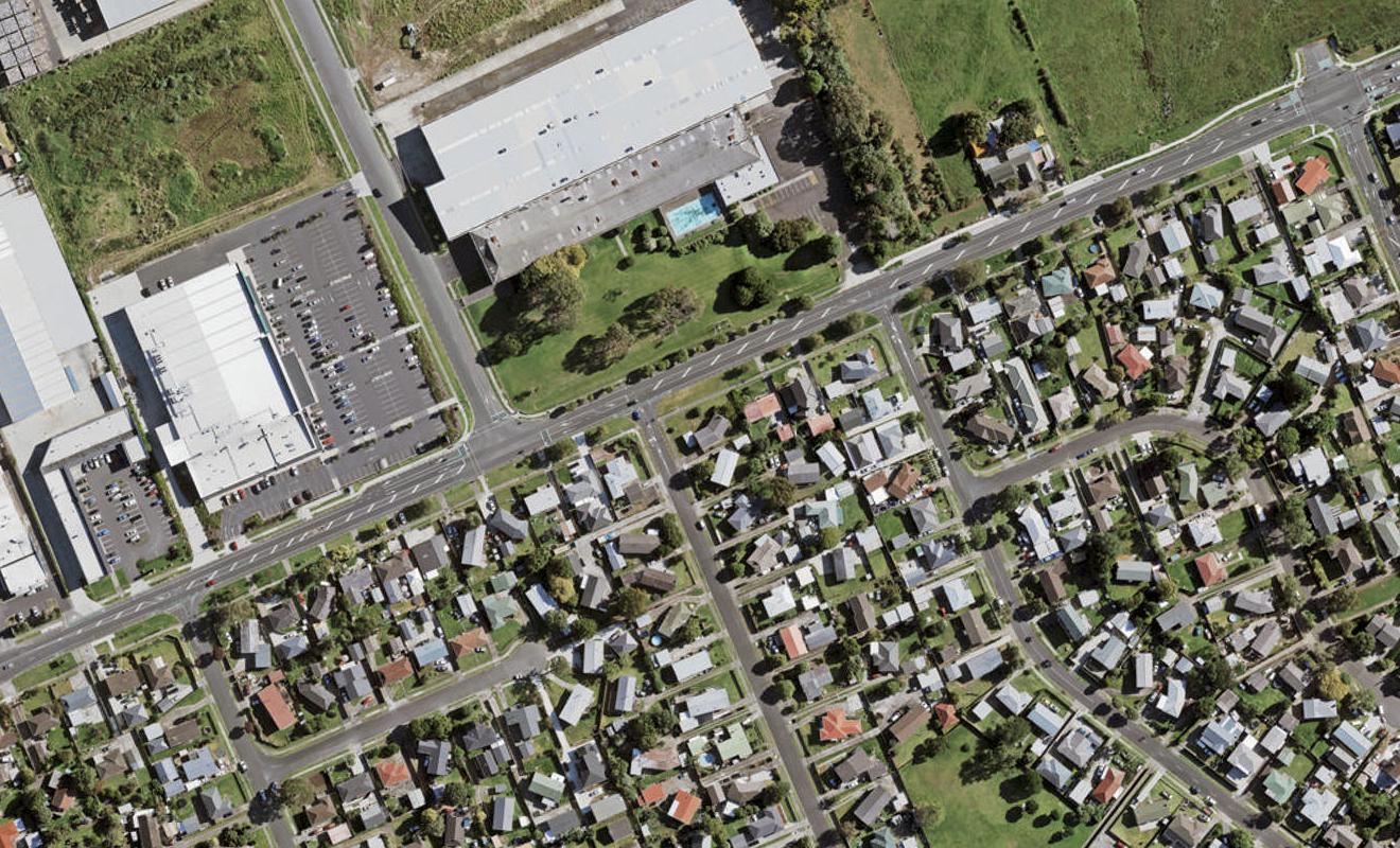 2B Feasegate Street, Manurewa, Auckland - Carousel 1
