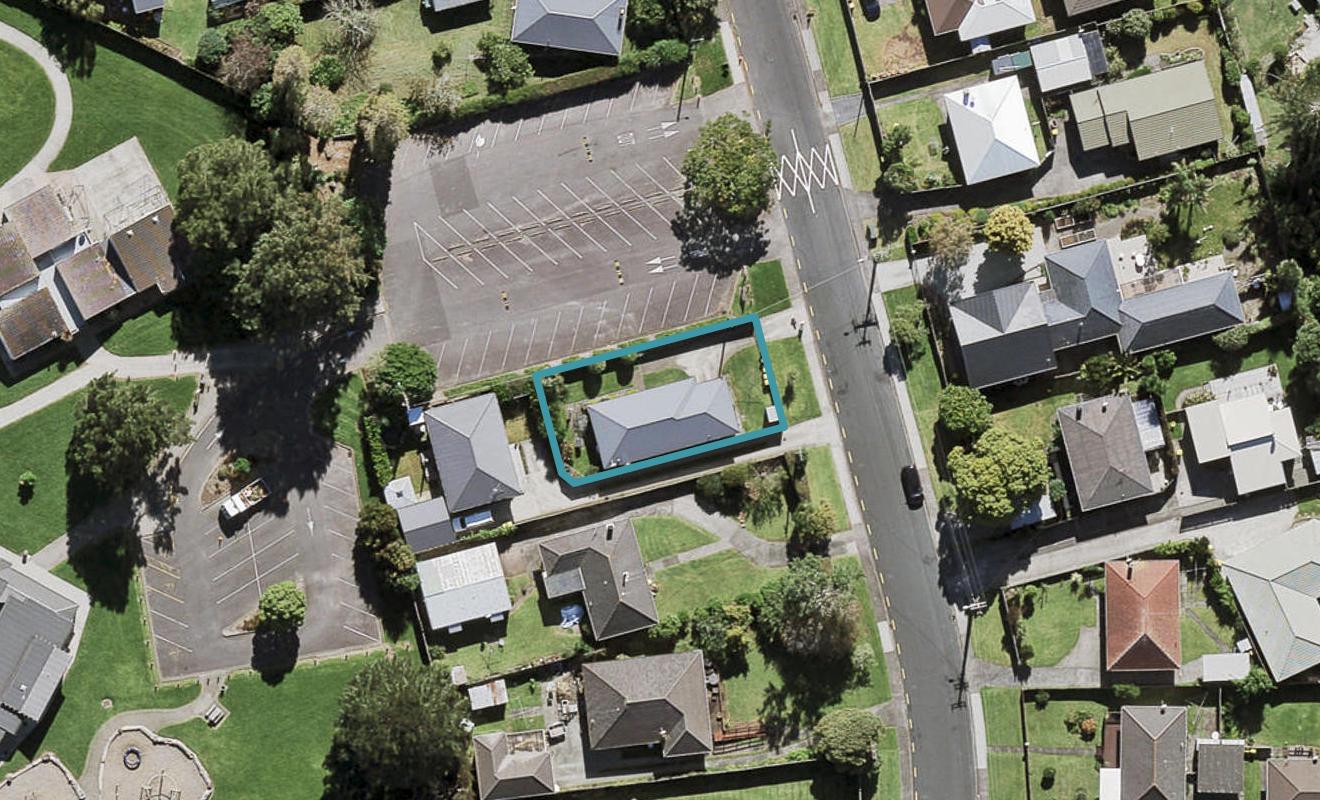 41A Neil Avenue, Te Atatu Peninsula, Auckland - Carousel 1