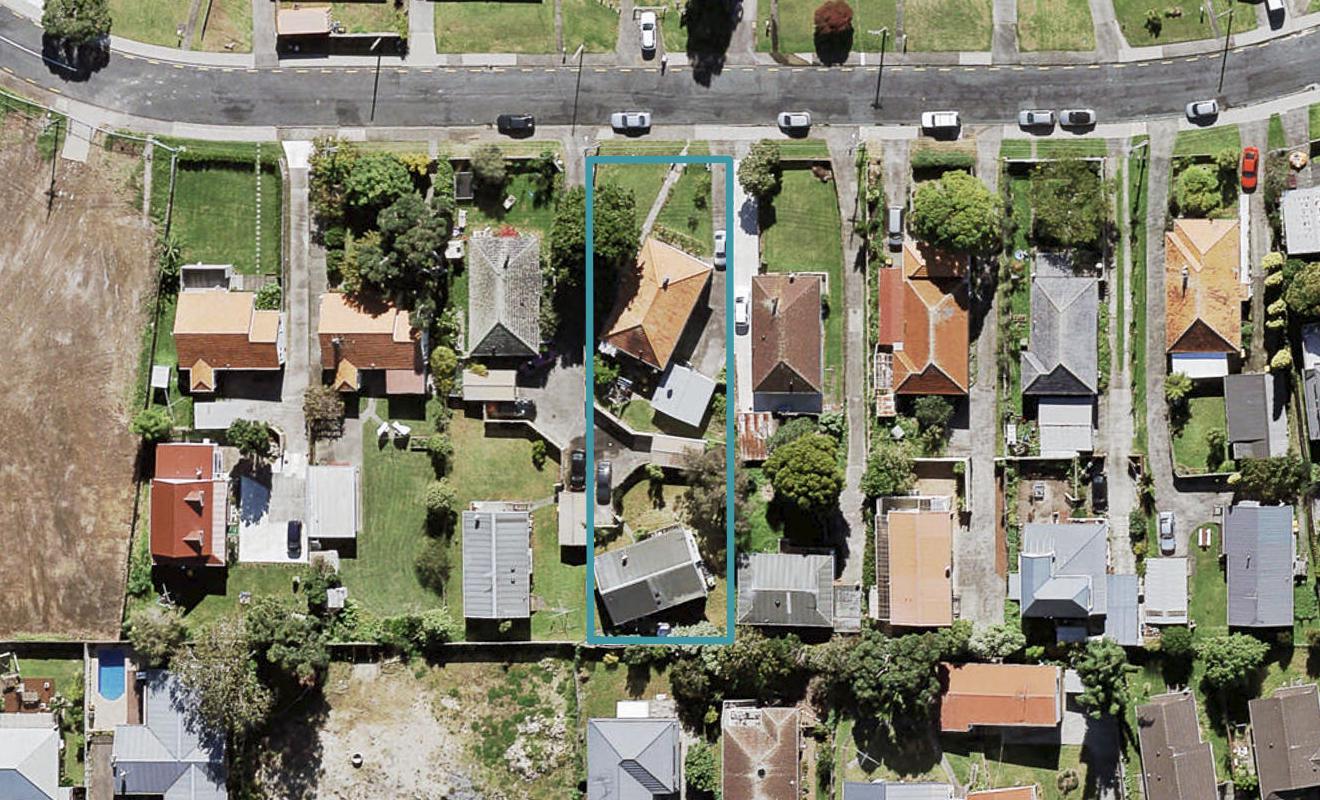 35 Hill Crescent, New Lynn, Auckland - Carousel 1