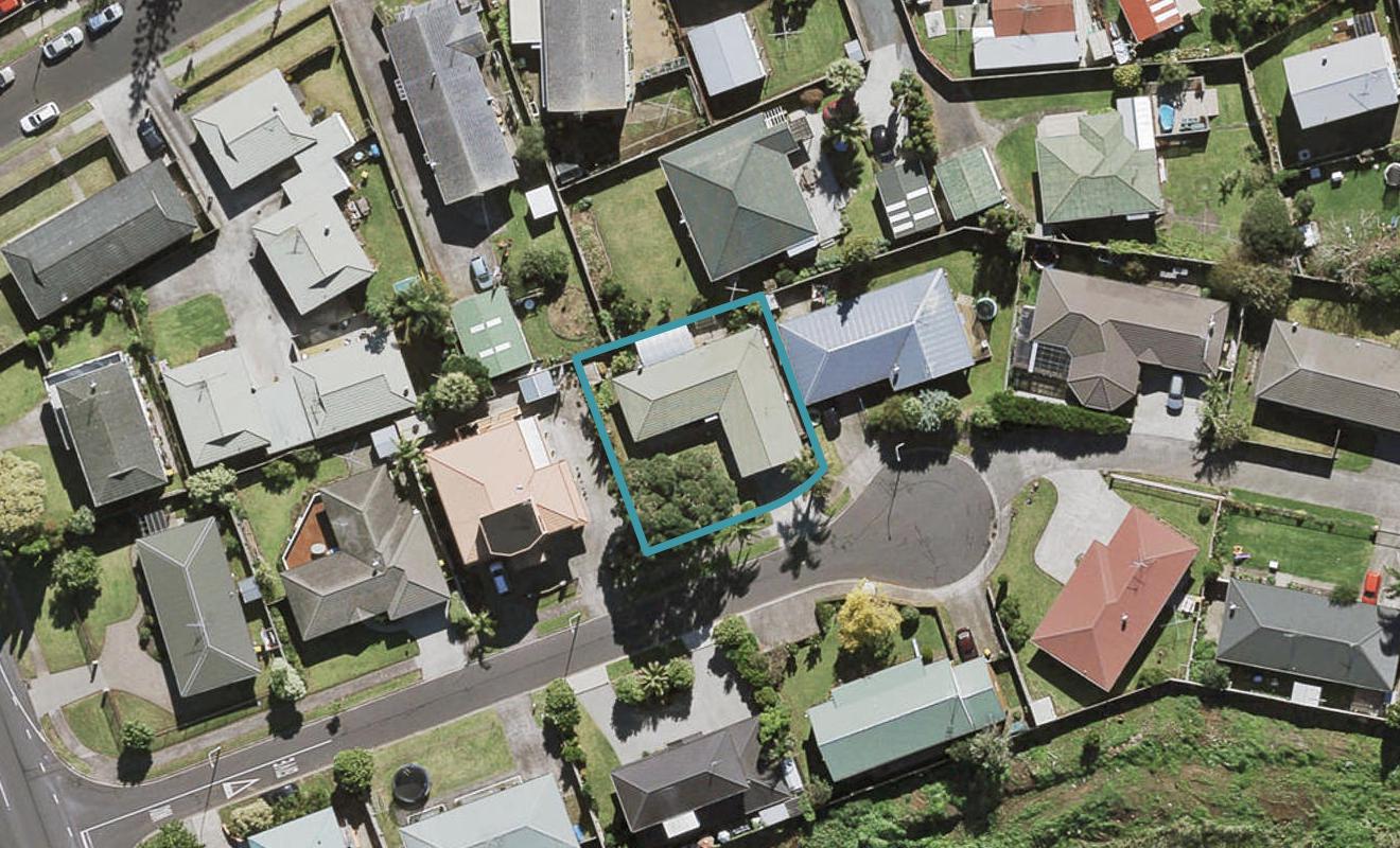 8 Hocken Place, Mangere Bridge, Auckland - Carousel 1