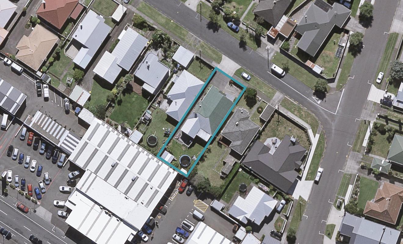 16 Vogel Street, Fitzroy, New Plymouth - Carousel 1