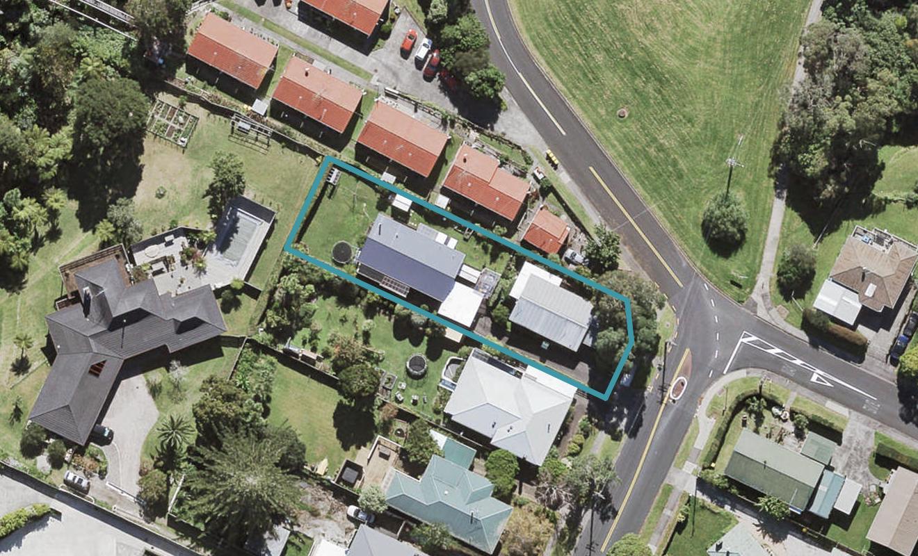 2/80 Tirimoana Road, Te Atatu South, Auckland - Carousel 1