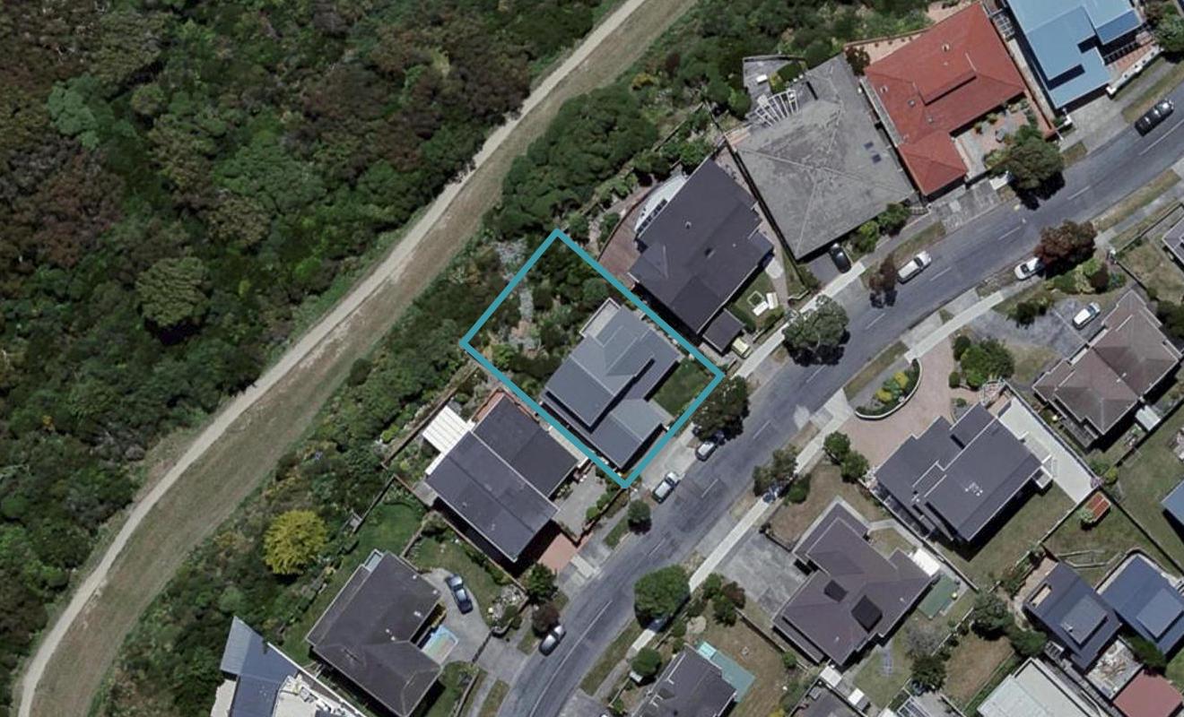 33 Kaikoura Street, Maupuia, Wellington - Carousel 1