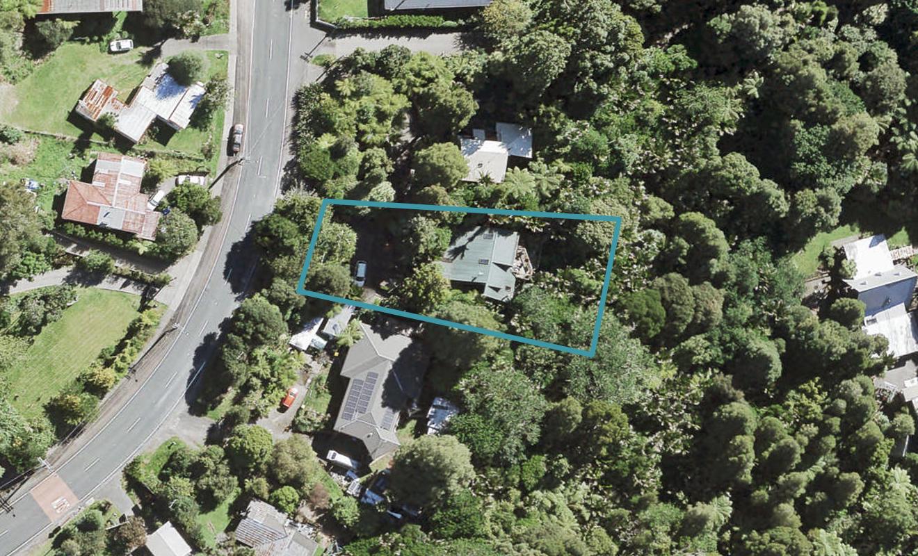 190 Woodlands Park Road, Titirangi, Auckland - Carousel 1