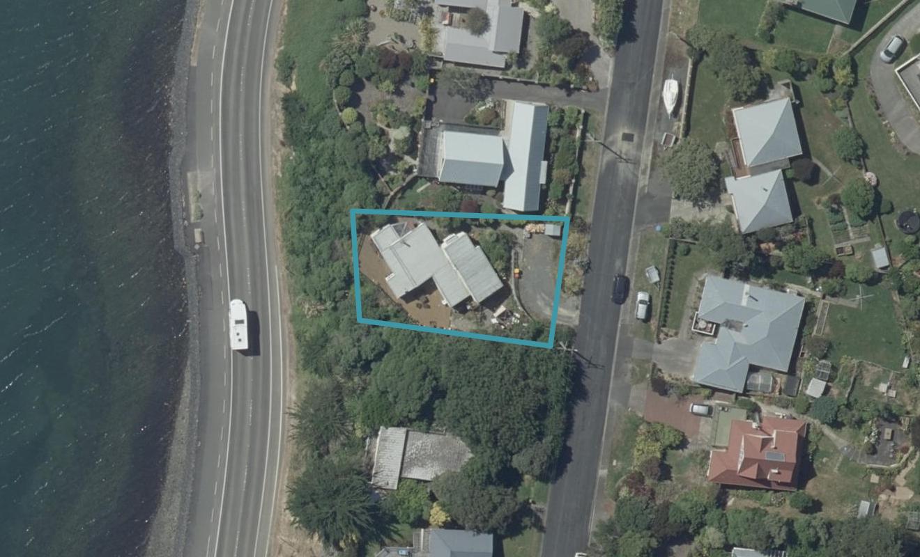 14 Bayne Terrace, Macandrew Bay, Dunedin - Carousel 1