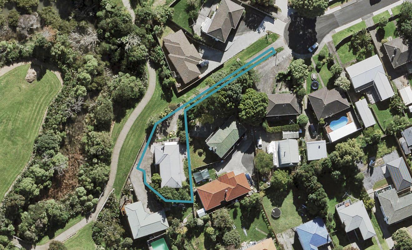 14 Thomas Rea Place, Te Atatu South, Auckland - Carousel 1
