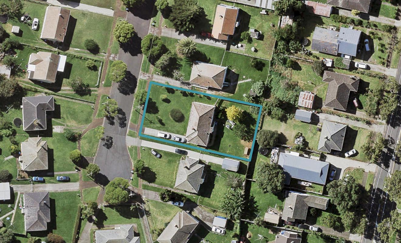 14 Bagnall Avenue, Point England, Auckland - Carousel 1