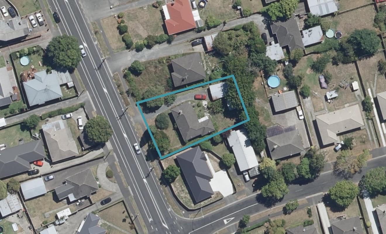 1110 Heaphy Terrace, Fairfield, Hamilton - Carousel 1