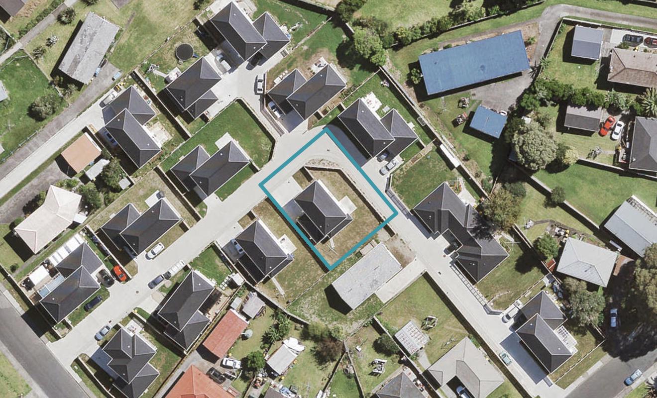 4 Waitoro Lane, Henderson, Auckland - Carousel 1