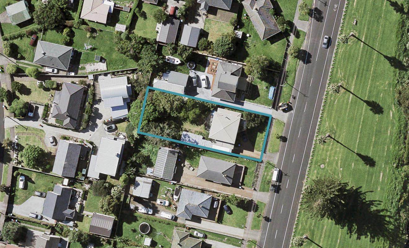 171 Riverside Avenue, Point England, Auckland - Carousel 1