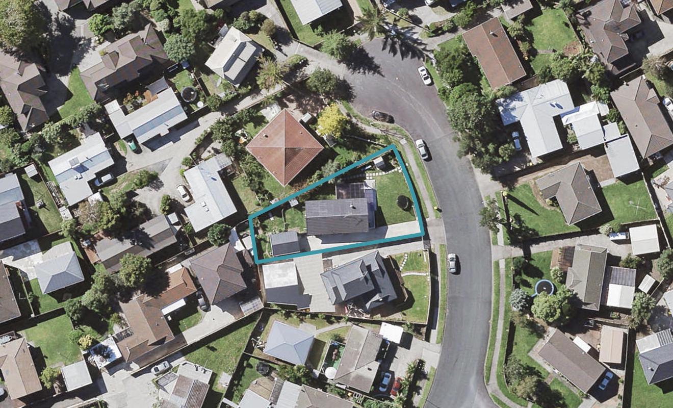 24 Fiesta Drive, Half Moon Bay, Auckland - Carousel 1