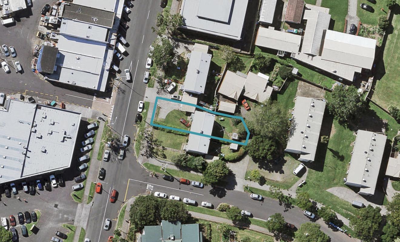 112 Line Road, Point England, Auckland - Carousel 1