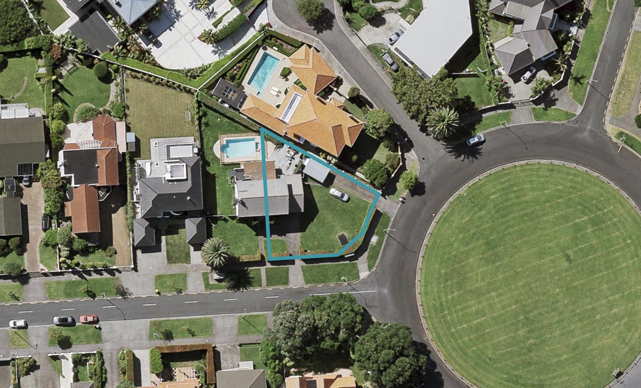 12 Fenton Circus, Orakei, Auckland - Carousel 1
