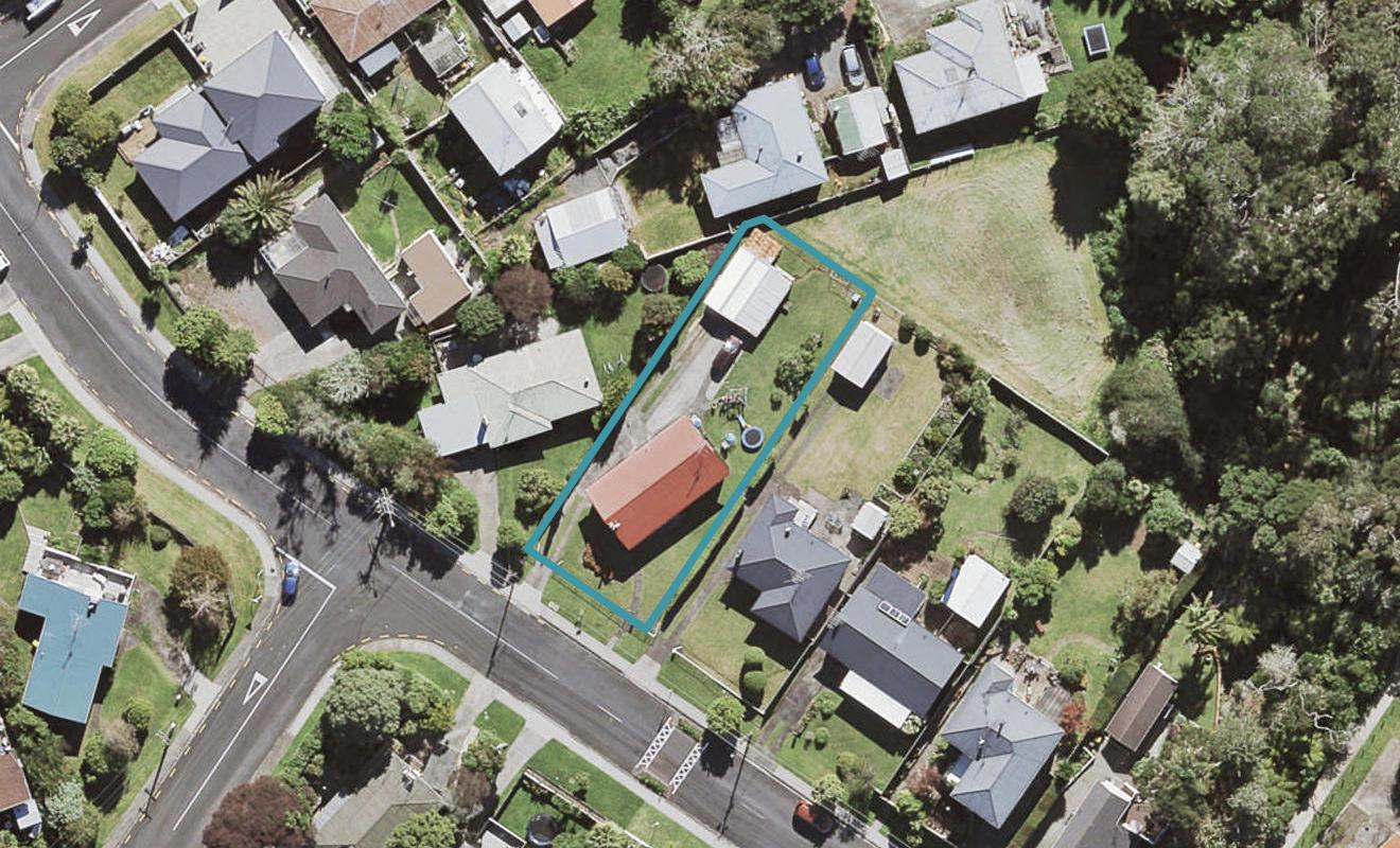 47 Lauderdale Road, Birkdale, Auckland - Carousel 1