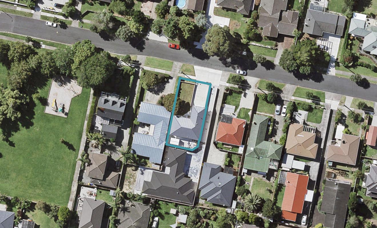 12A Browns Avenue, Pakuranga, Auckland - Carousel 1