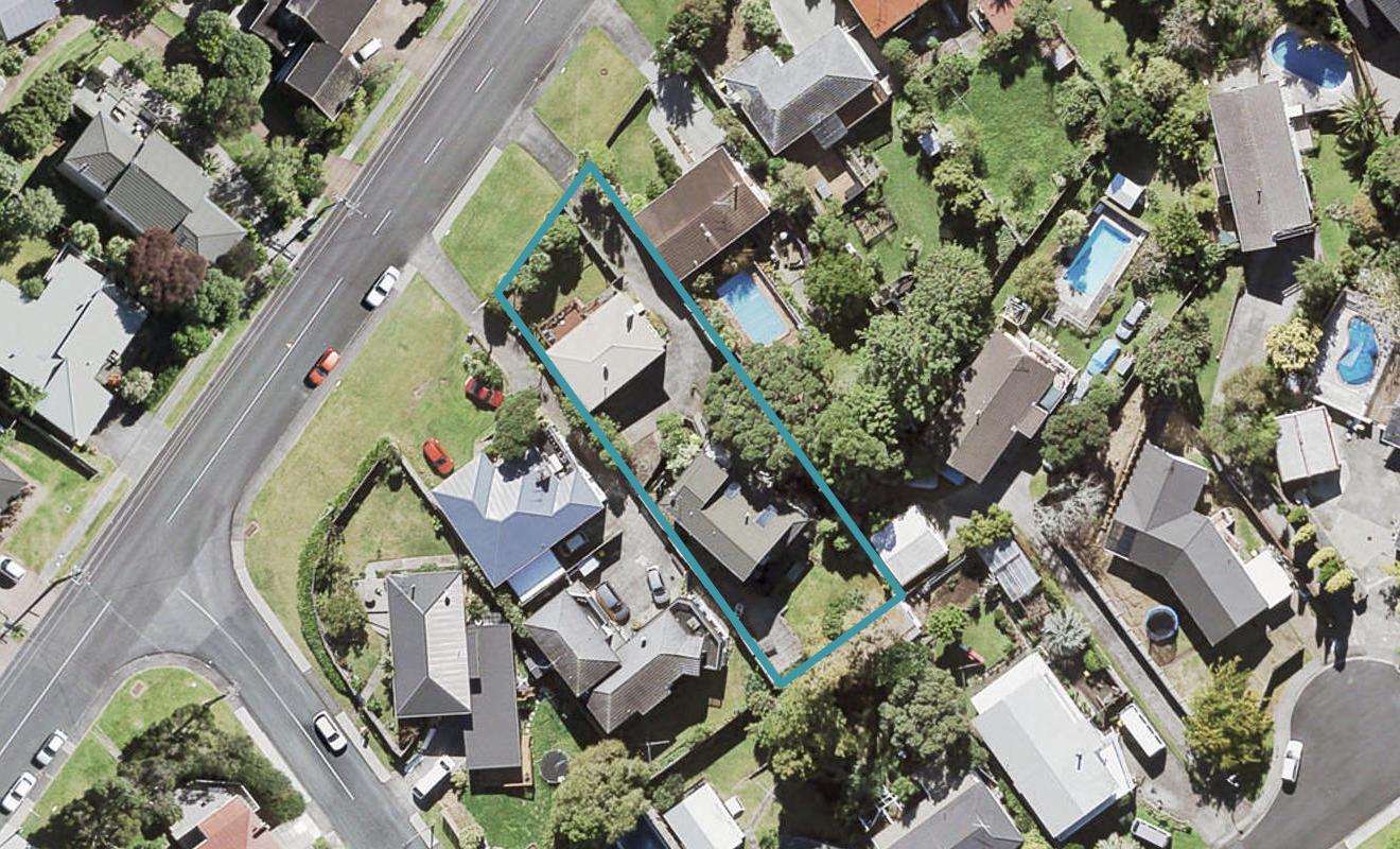 1/26 Avonleigh Road, Green Bay, Auckland - Carousel 1