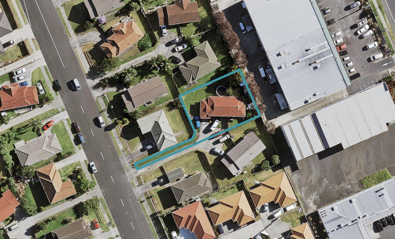15 Robert Skelton Place, Clendon Park, Auckland - Carousel 1