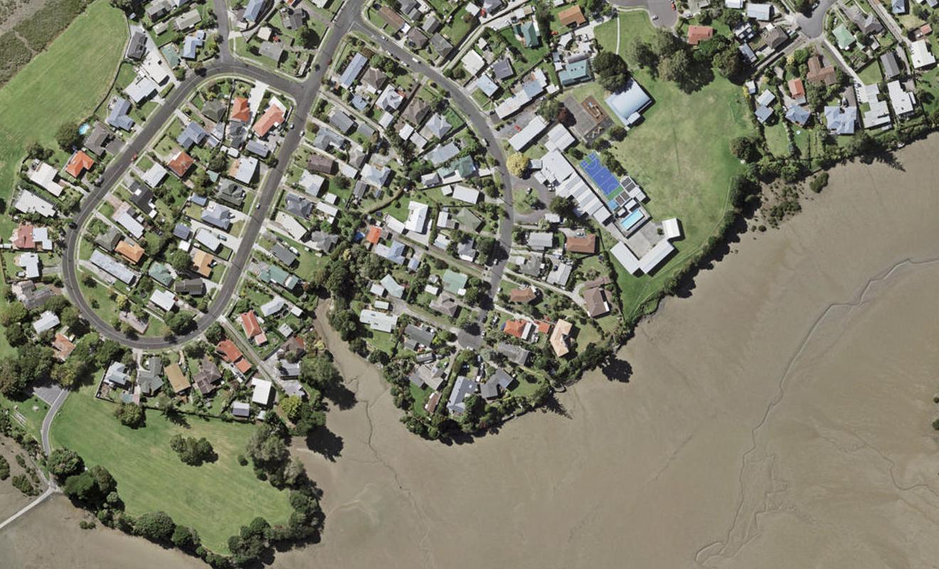 25 Swan Crescent, Pakuranga, Auckland - Carousel 1